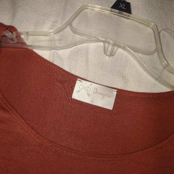 Discount Divas tunic - Picture 2 of 3